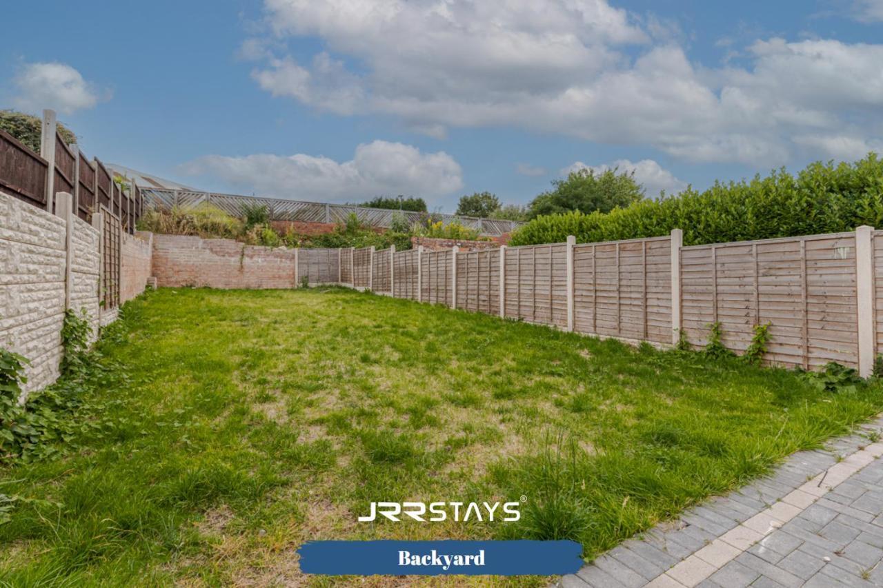Tipton 3 Bedroom House Garden Sleeps 7 - Jrr Stays Coseley Esterno foto