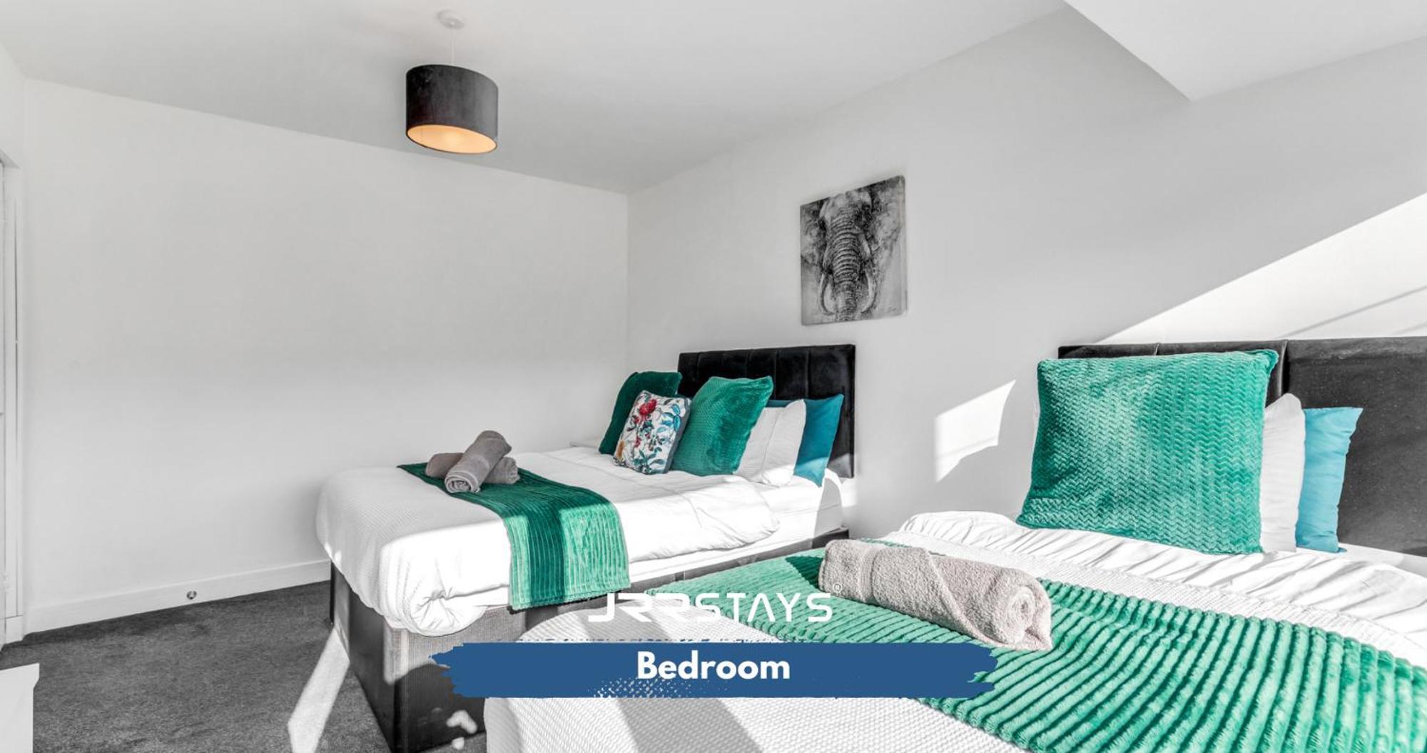 Tipton 3 Bedroom House Garden Sleeps 7 - Jrr Stays Coseley Esterno foto